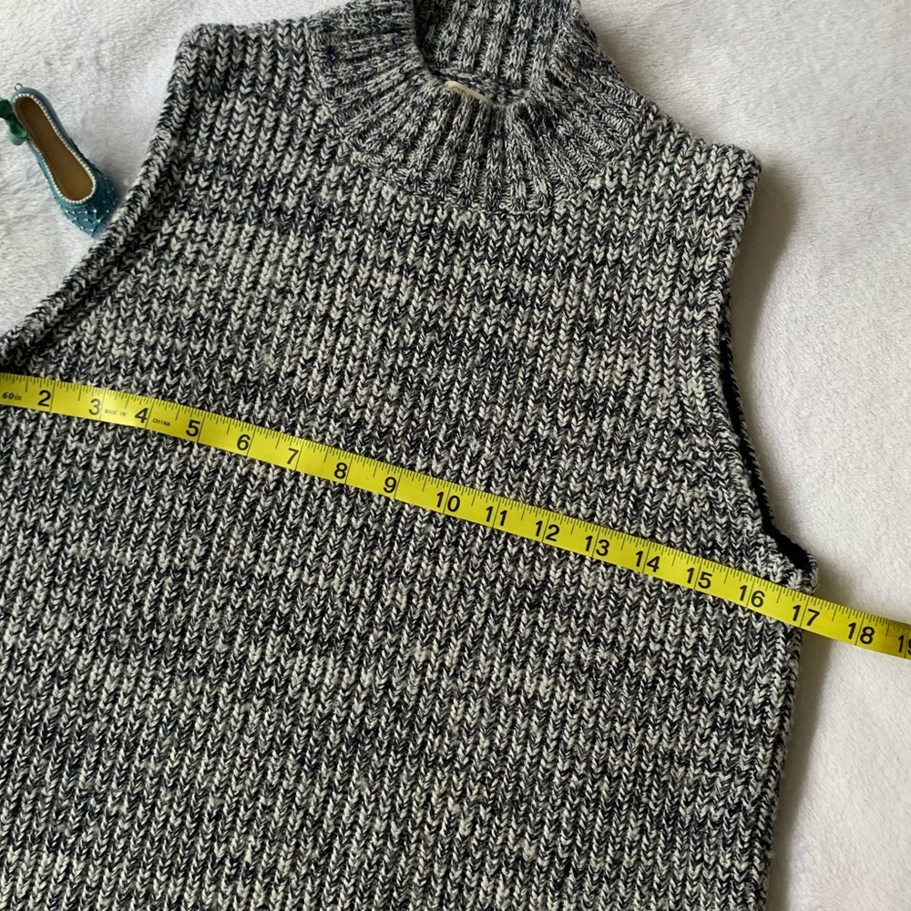 J CREW 65% cotton heavier sleeveless mock turtleneck in size Small VVGUC ++ - Picture 7 of 11